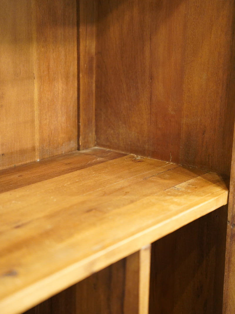 チークウッド シェルフ <br> 大和店 - ヴィンテージ SHARK ATTACK