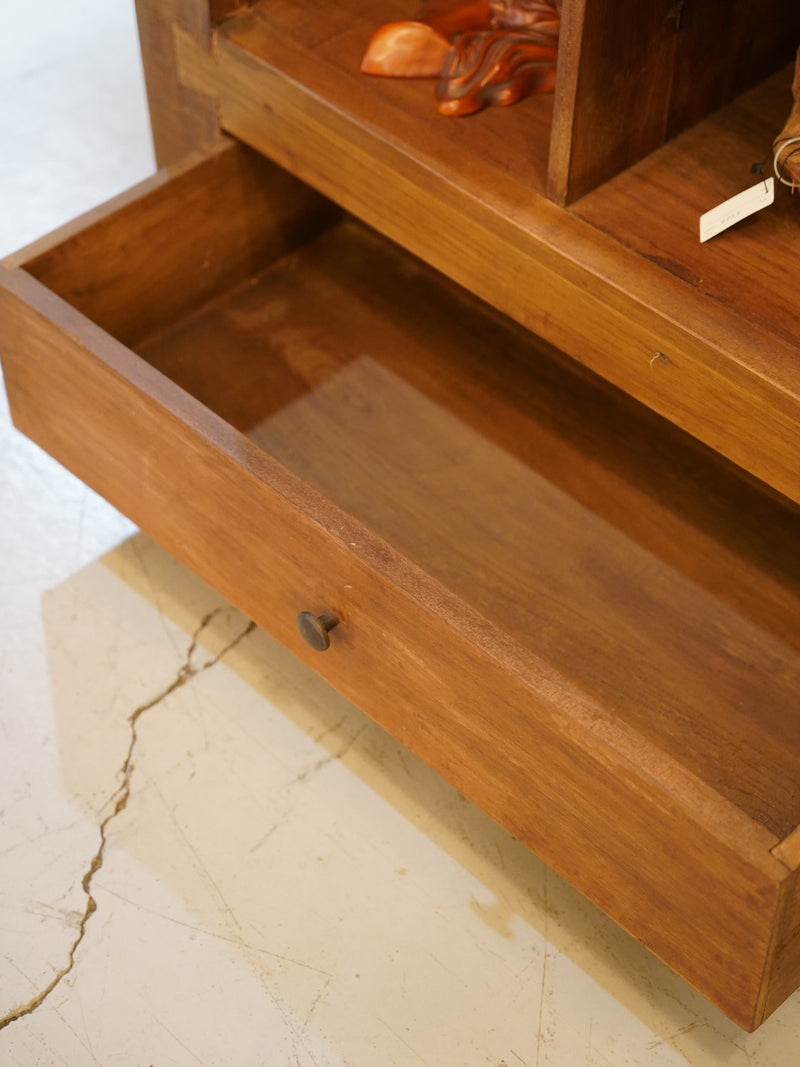 チークウッド シェルフ <br> 大和店 - ヴィンテージ SHARK ATTACK