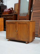 オークウッドキャビネット <br> 大和店 - ヴィンテージ SHARK ATTACK