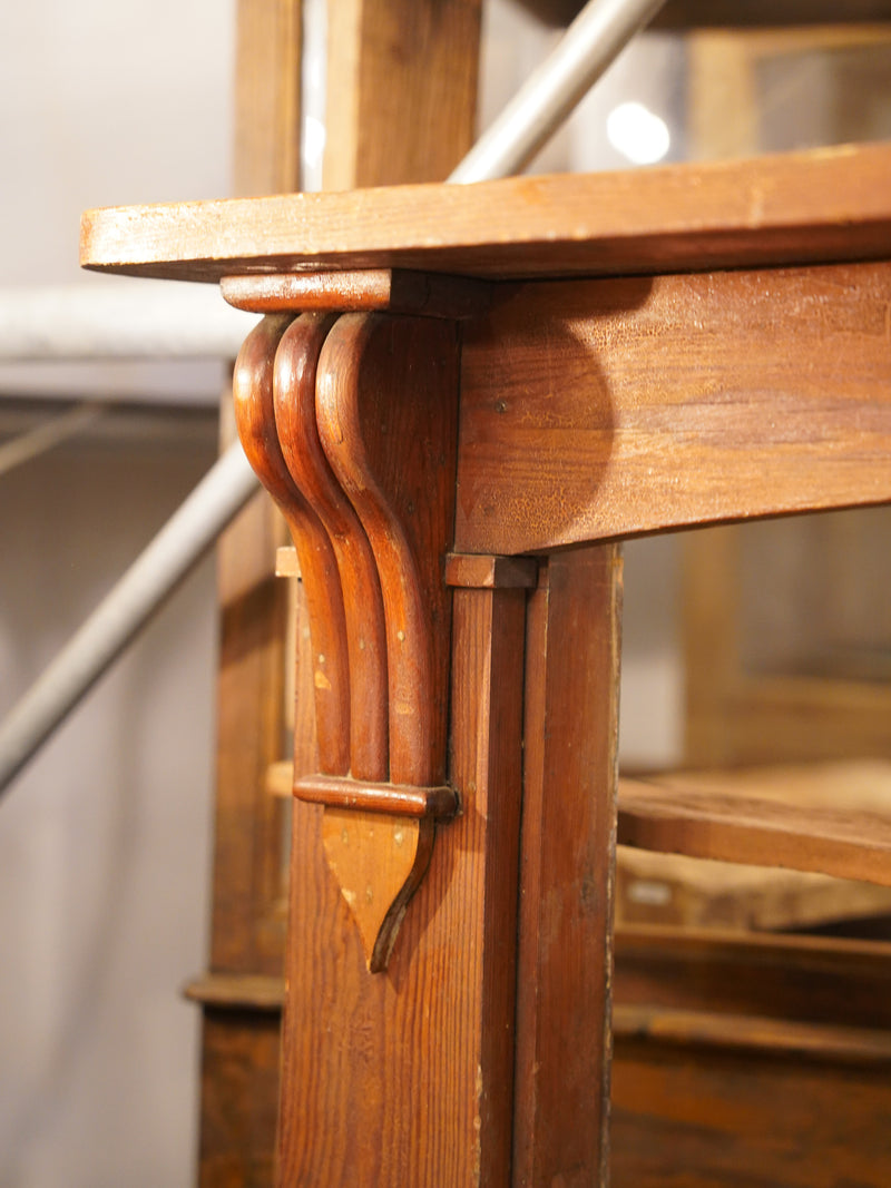 ウッド マントルピース <br>大和店 - ヴィンテージ SHARK ATTACK