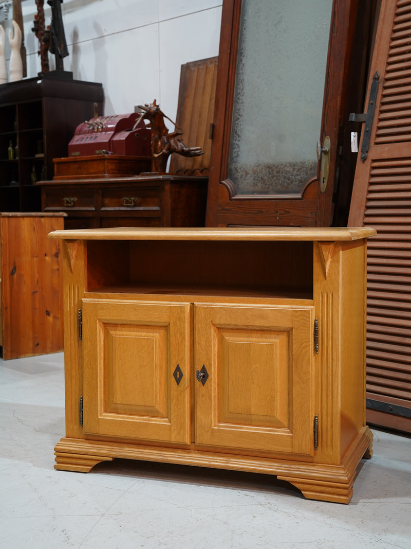 オークウッド サイドボード <br> 大和店 - ヴィンテージ SHARK ATTACK