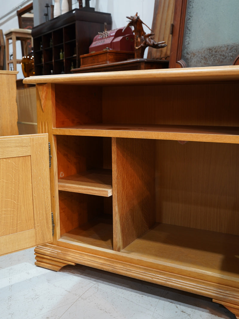 オークウッド サイドボード <br> 大和店 - ヴィンテージ SHARK ATTACK