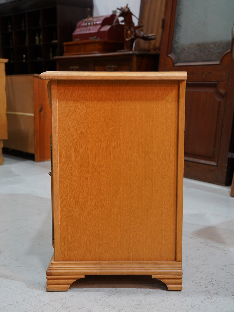 オークウッド サイドボード <br> 大和店 - ヴィンテージ SHARK ATTACK