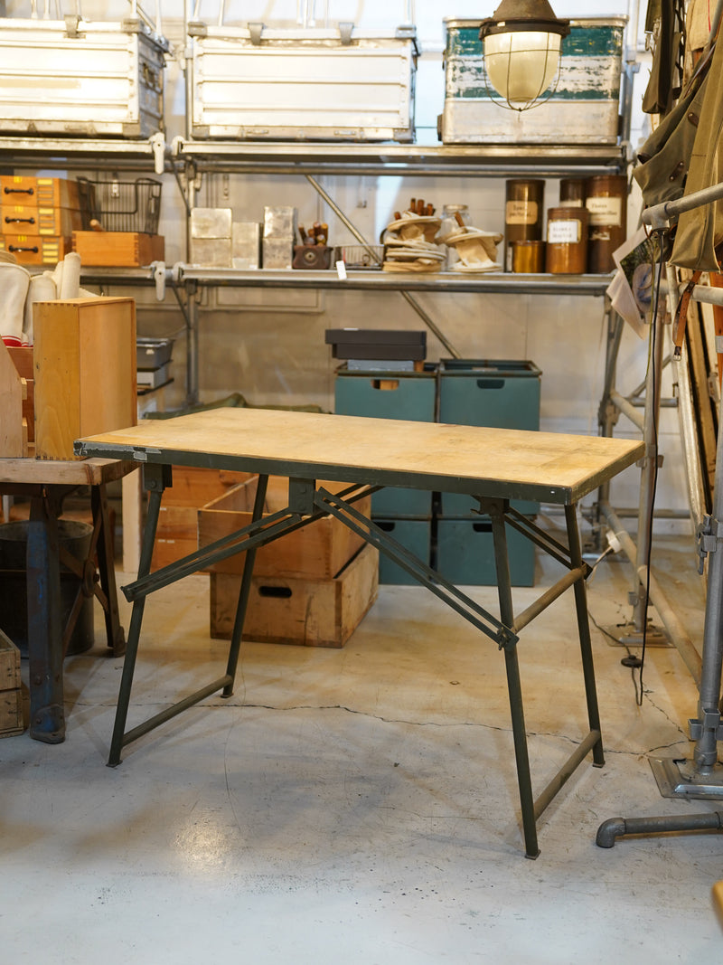 フォールディングテーブル <br> 大和店 - ヴィンテージ SHARK ATTACK