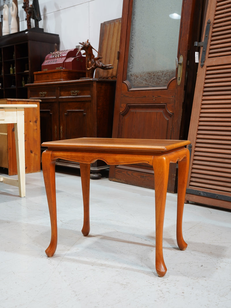 チークウッドサイドテーブル <br> 大和店 - ヴィンテージ SHARK ATTACK