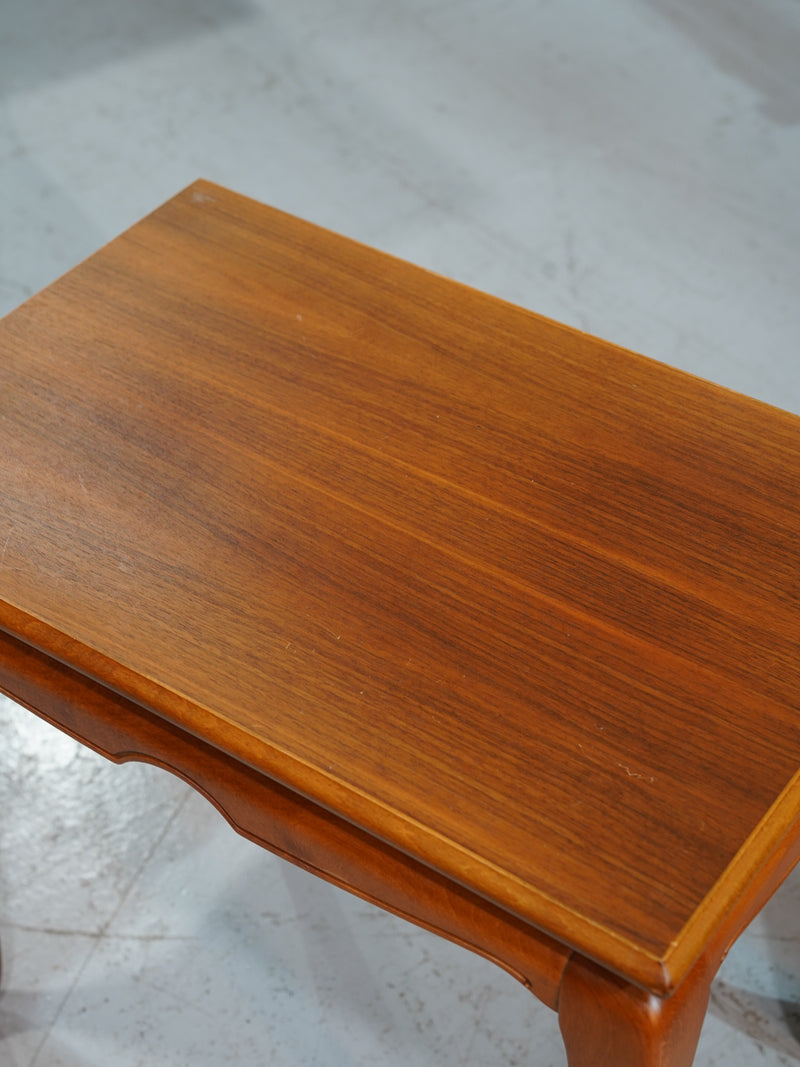 チークウッドサイドテーブル <br> 大和店 - ヴィンテージ SHARK ATTACK