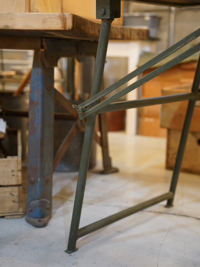 フォールディングテーブル <br> 大和店 - ヴィンテージ SHARK ATTACK