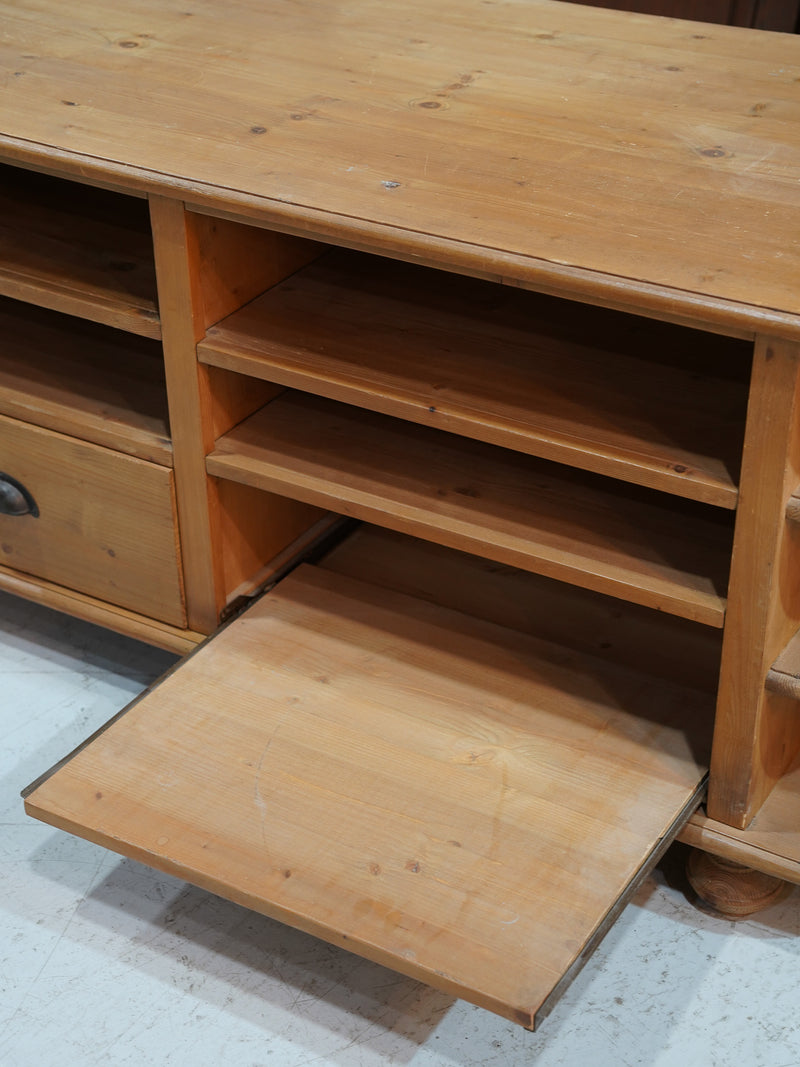 パインウッド テレビボード <br> 大和店 - ヴィンテージ SHARK ATTACK