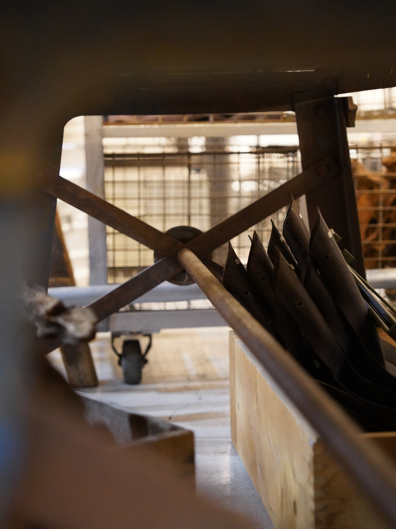 アイアンレッグ ワークテーブル <br> 大和店 - ヴィンテージ SHARK ATTACK