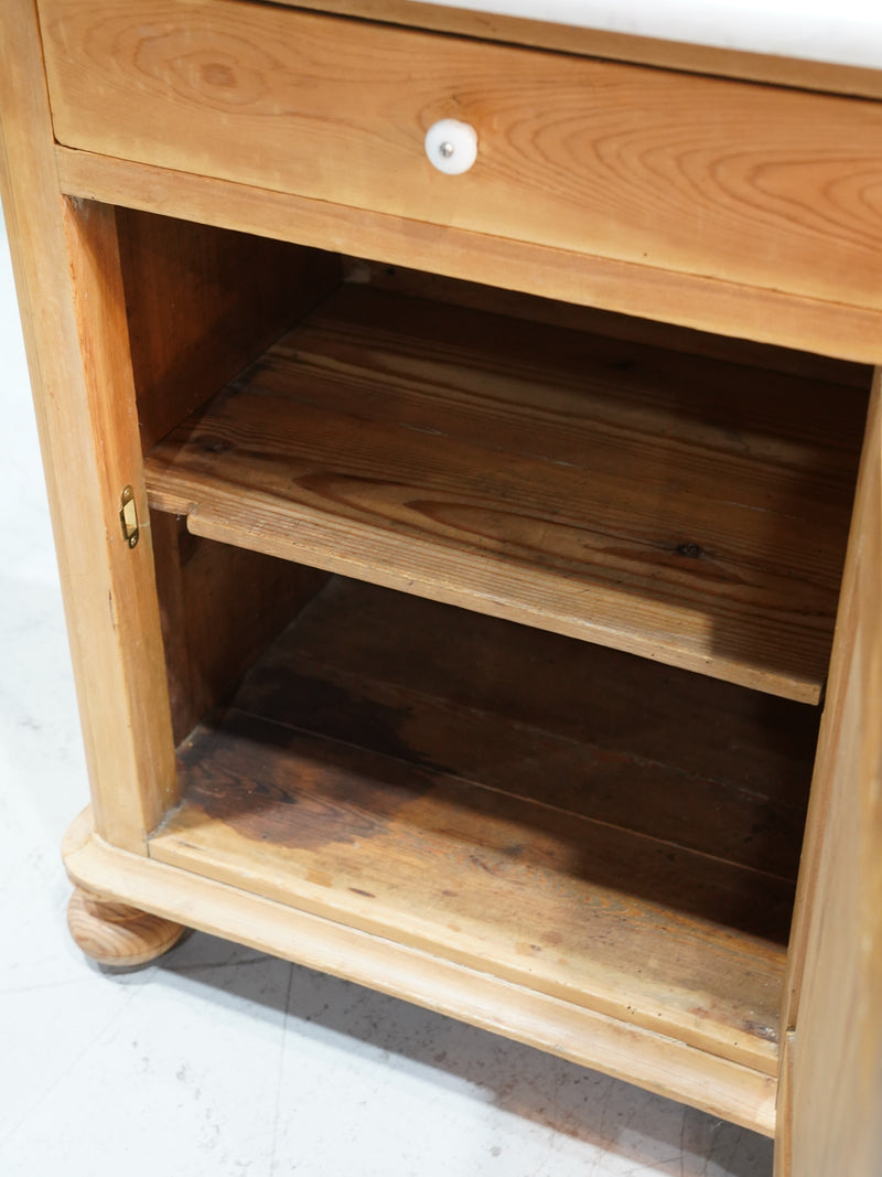 マーブルトップキャビネット <br> 大和店 - ヴィンテージ SHARK ATTACK