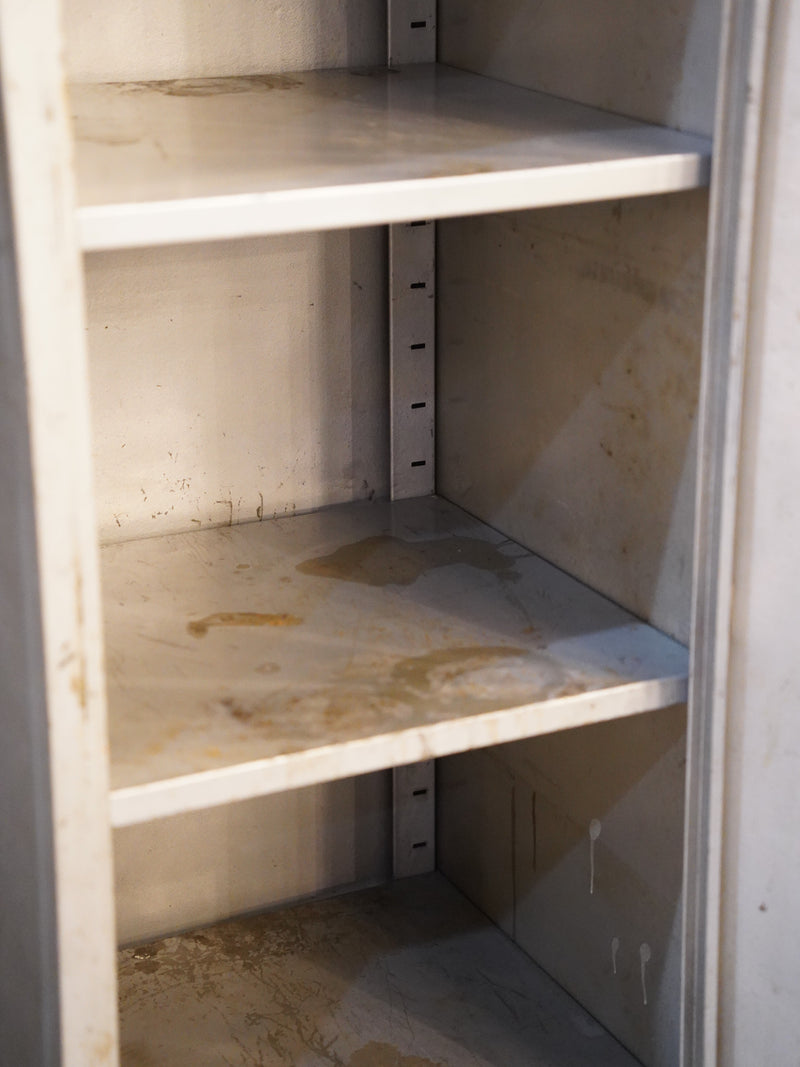 アイアンキャビネットロッカー <br> 大和店 - ヴィンテージ SHARK ATTACK