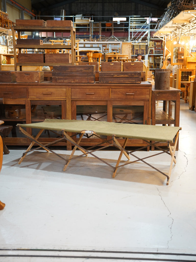 フォールディングベッド/ベンチ <br> 大和店 - ヴィンテージ SHARK ATTACK