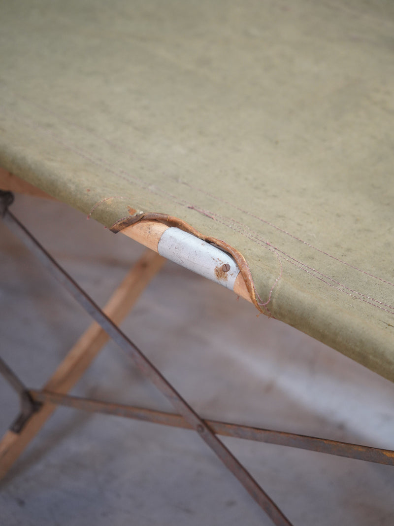 フォールディングベッド/ベンチ <br> 大和店 - ヴィンテージ SHARK ATTACK