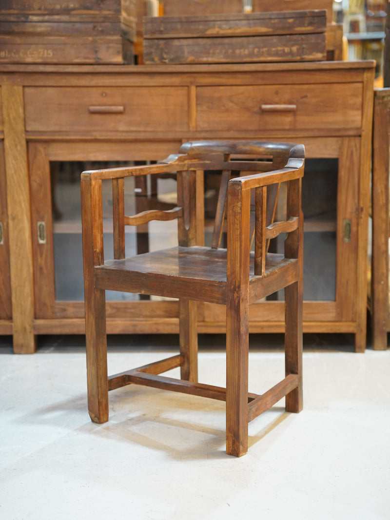 ウッド アームチェア <br> 大和店 - ヴィンテージ SHARK ATTACK