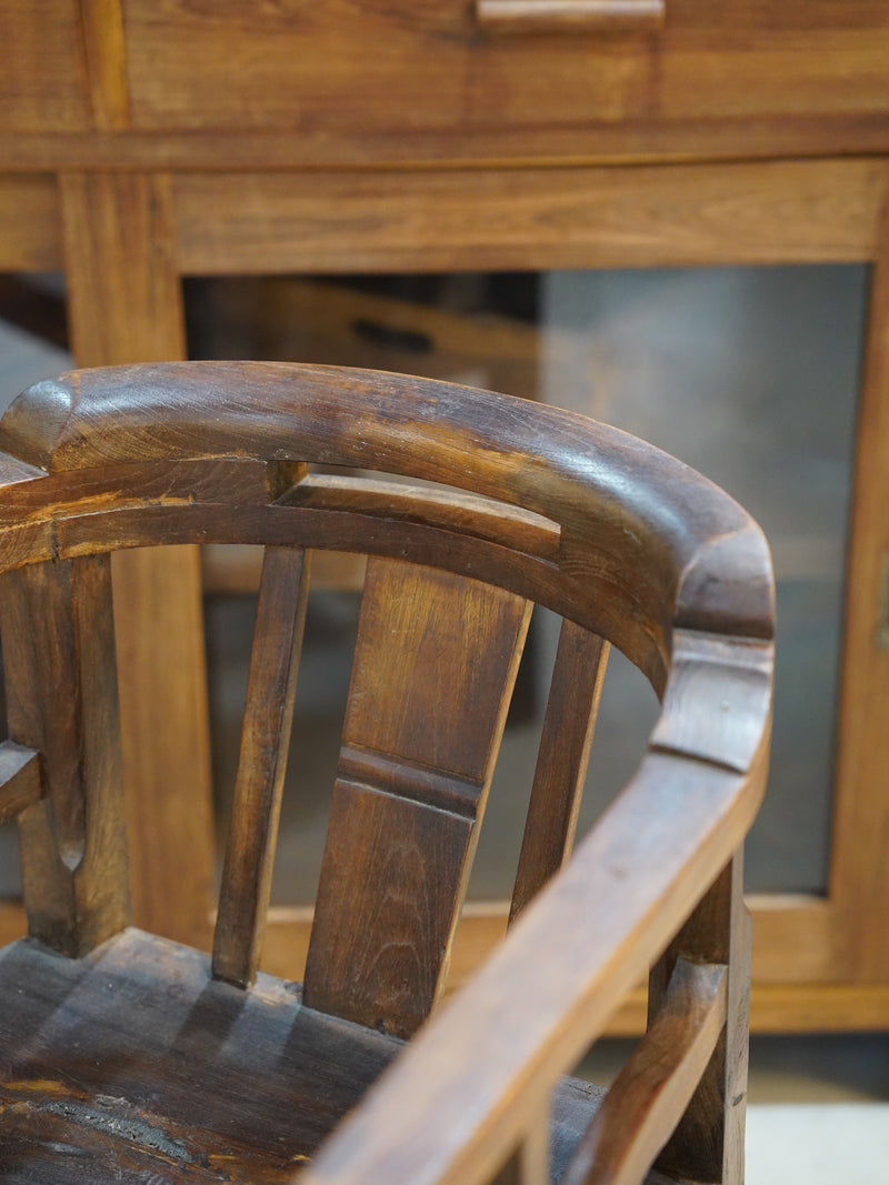 ウッド アームチェア <br> 大和店 - ヴィンテージ SHARK ATTACK