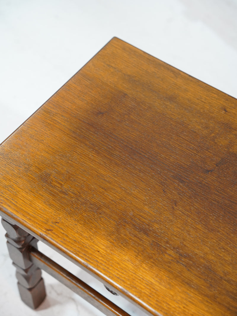 オークウッド サイドテーブル <br> 大和店 - ヴィンテージ SHARK ATTACK