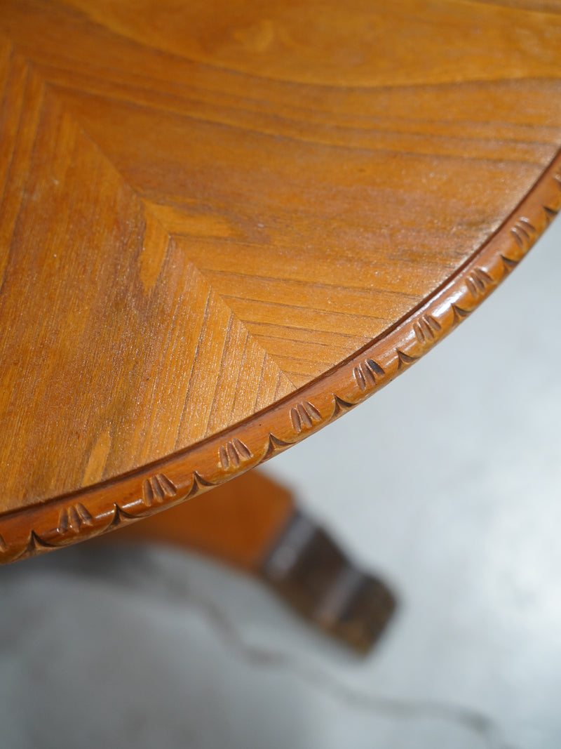 ウッドラウンドテーブル<br> 大和店 - ヴィンテージ SHARK ATTACK