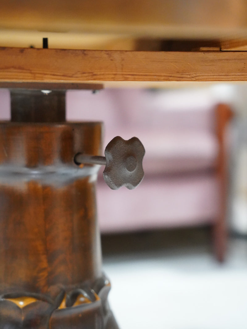 ウッドラウンドテーブル<br> 大和店 - ヴィンテージ SHARK ATTACK