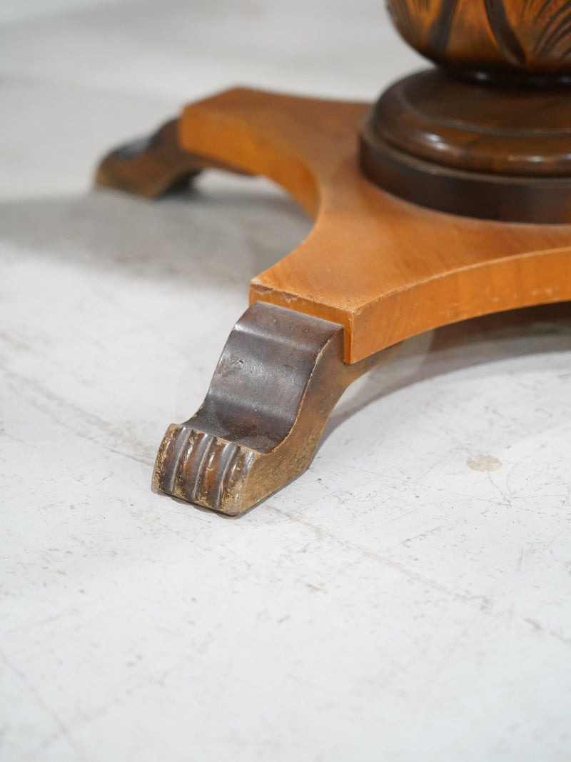 ウッドラウンドテーブル<br> 大和店 - ヴィンテージ SHARK ATTACK