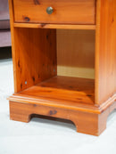 ウッドナイトテーブル<br> 大和店 - ヴィンテージ SHARK ATTACK