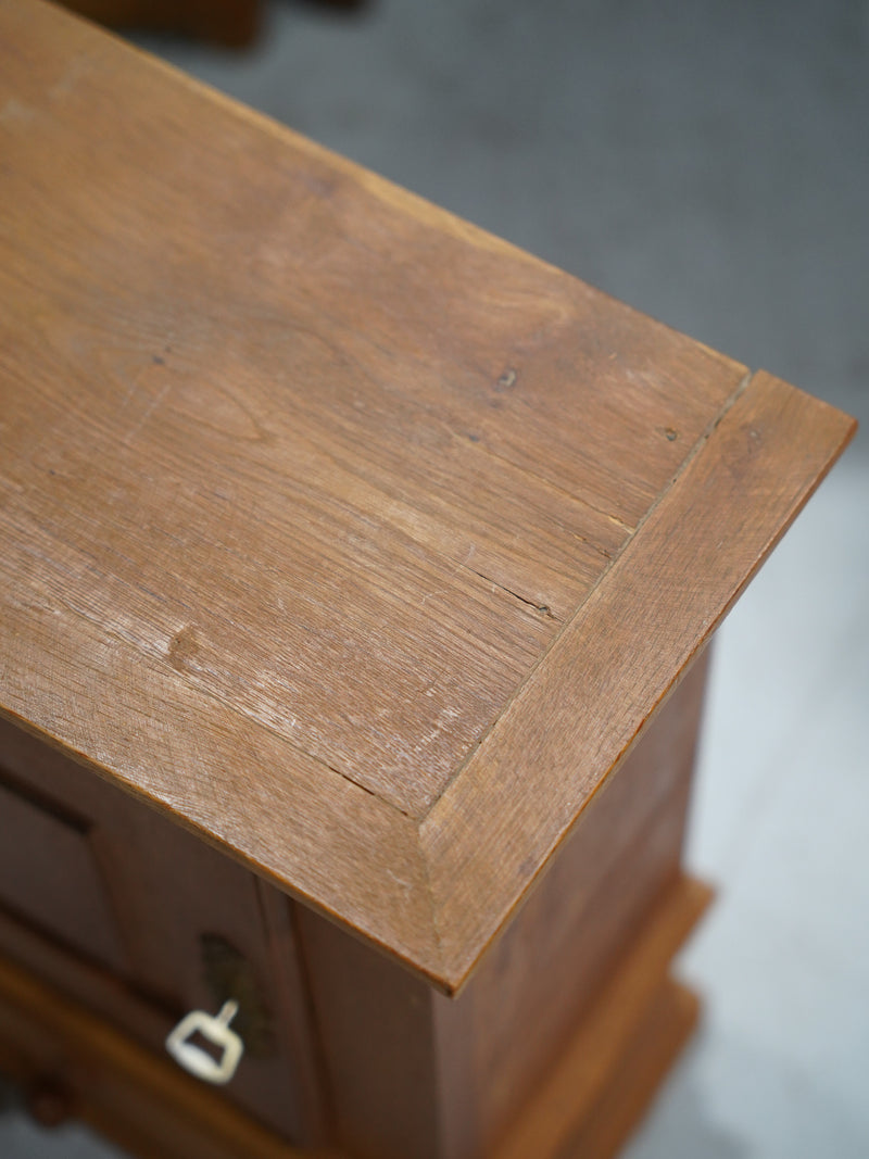 ウッドミニキャビネット<br> 大和店 - ヴィンテージ SHARK ATTACK