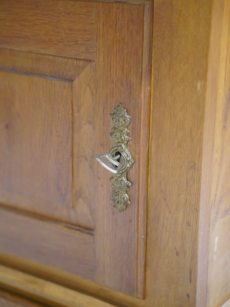 ウッドミニキャビネット<br> 大和店 - ヴィンテージ SHARK ATTACK