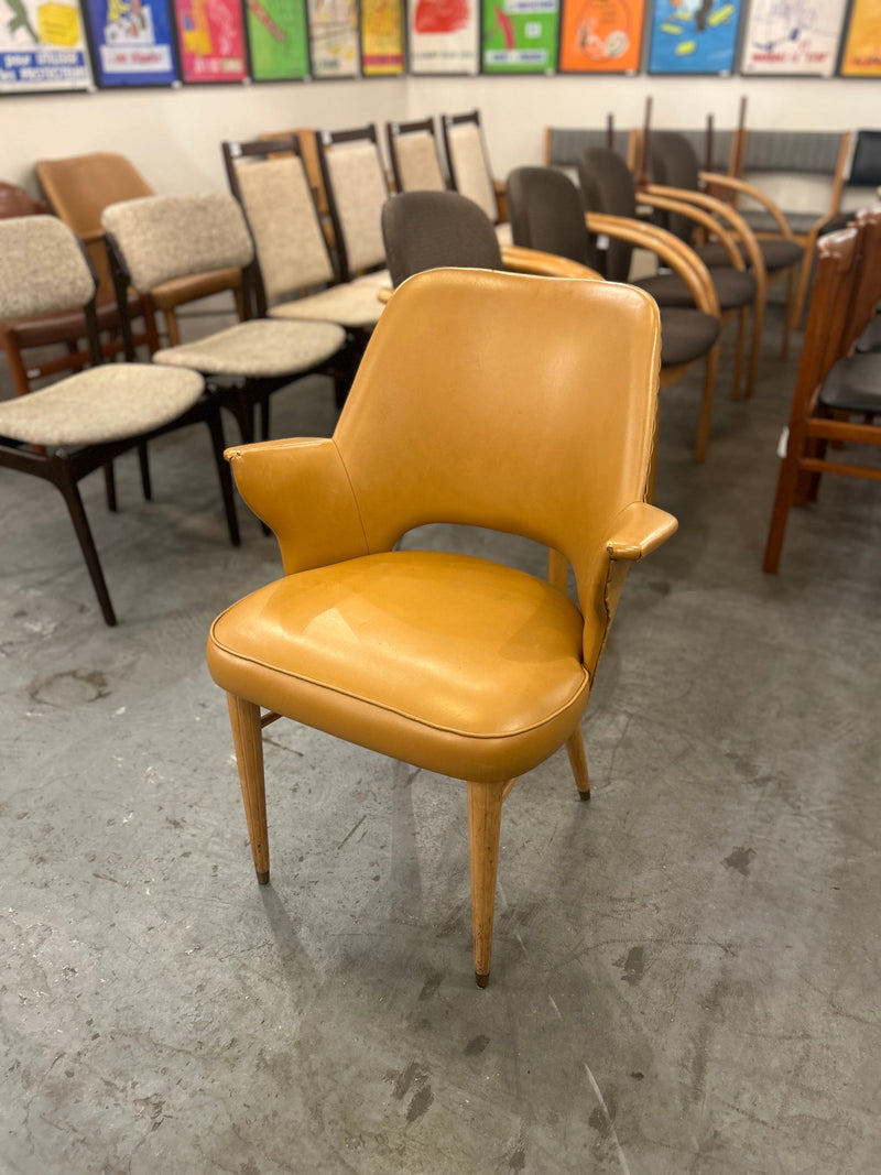 レザー アームチェア <br>大阪店 - ヴィンテージ SHARK ATTACK