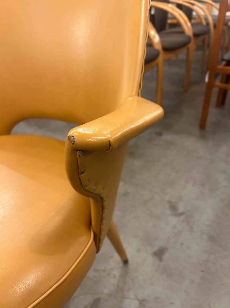 レザー アームチェア <br>大阪店 - ヴィンテージ SHARK ATTACK