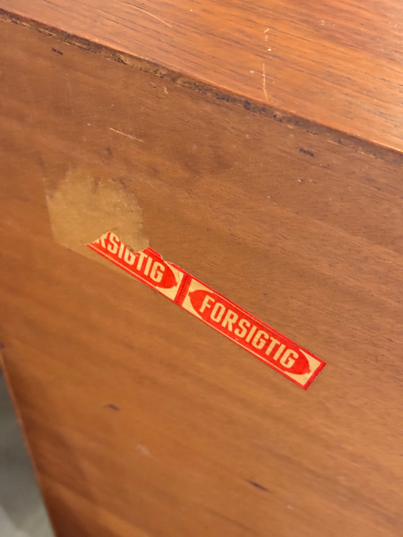 Sejling Skabe, N. P. Nielsen <br>チークウッド サイドボード <br>1960's , Denmark <br>大阪店 - ヴィンテージ SHARK ATTACK