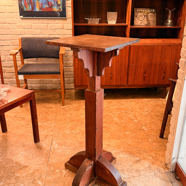 LOW TABLE / SIDE TABLE