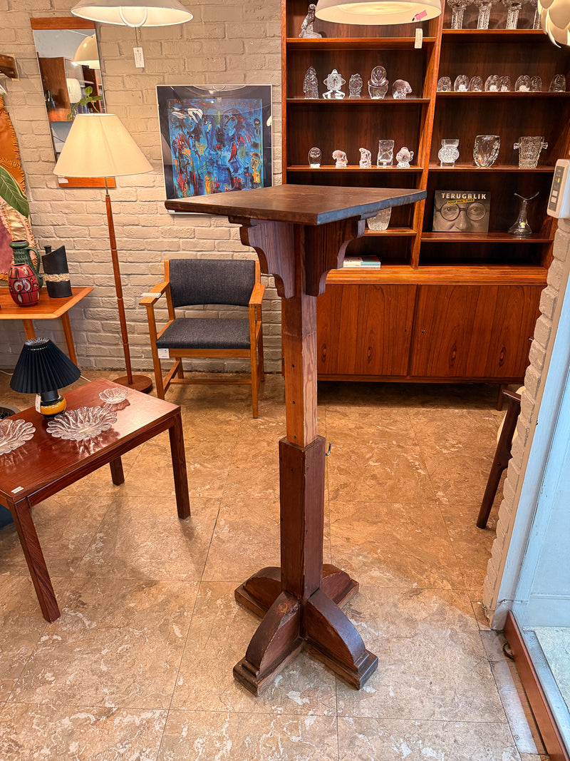 LOW TABLE / SIDE TABLE