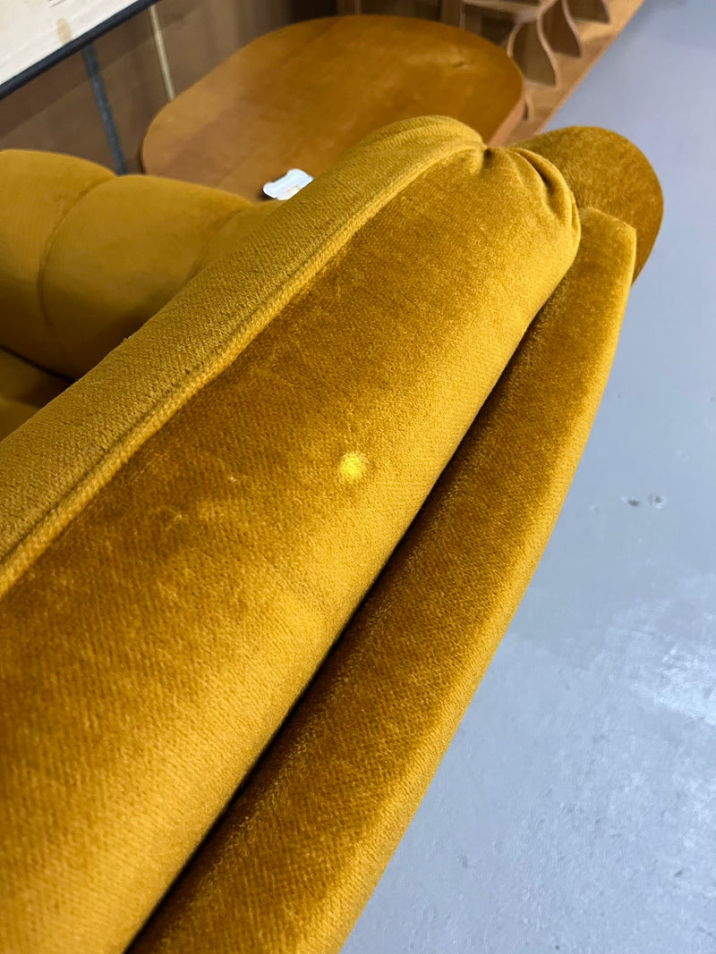 ファブリック 1シーターソファ　<br>TAMAGAWA BASE - ヴィンテージ SHARK ATTACK