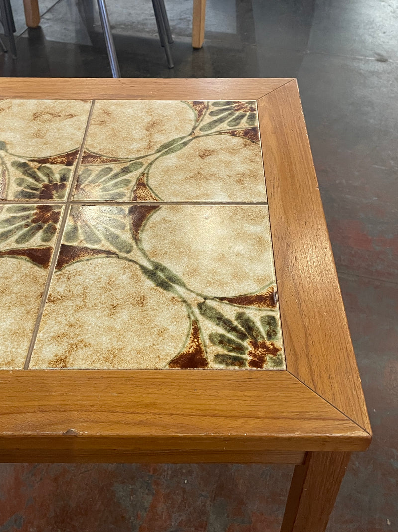 ウッド タイルトップサイドテーブル <br> 大和店