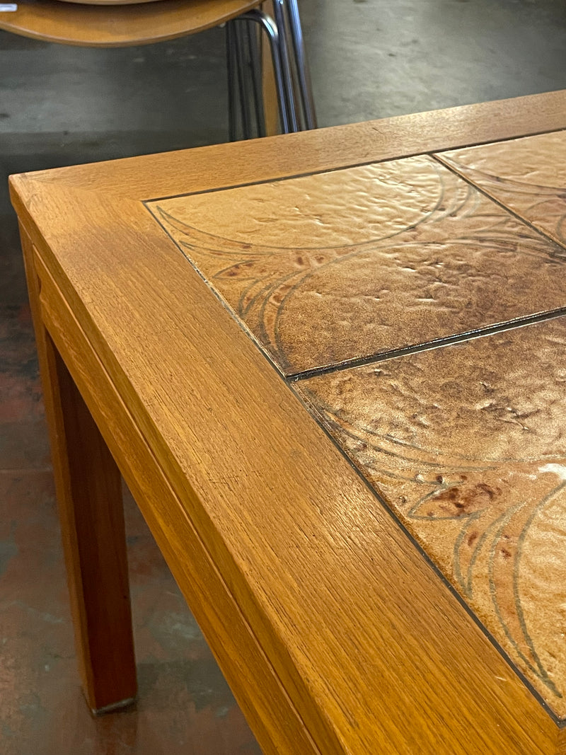 チークウッド タイルトップサイドテーブル <br> 大和店