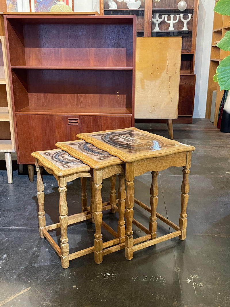 Henning Kjaernulf <br>オークウッド タイルトップネストテーブル <br>Denmark<br>大和店