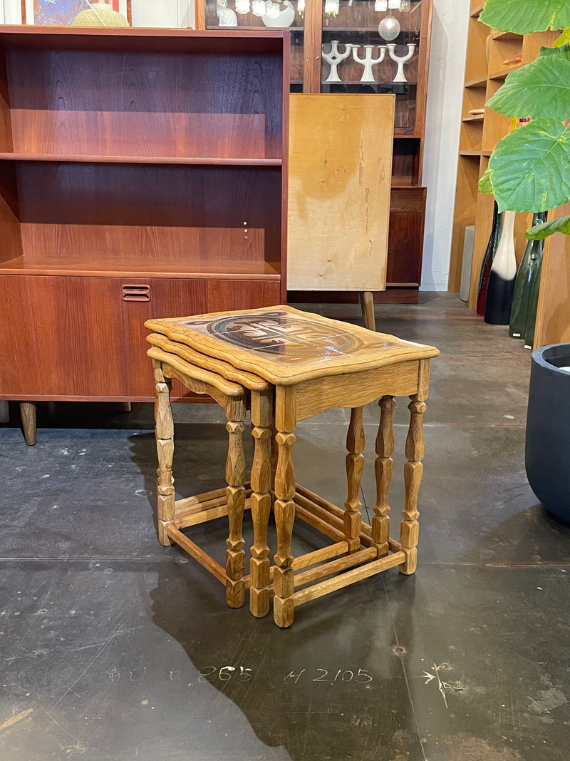 Henning Kjaernulf <br>オークウッド タイルトップネストテーブル <br>Denmark<br>大和店