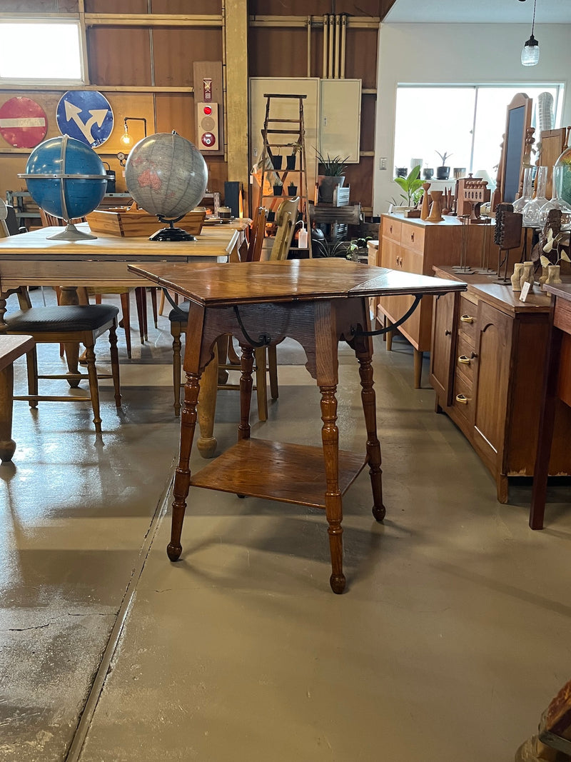 LOW TABLE / SIDE TABLE
