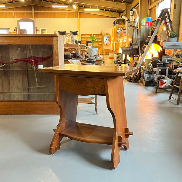LOW TABLE / SIDE TABLE