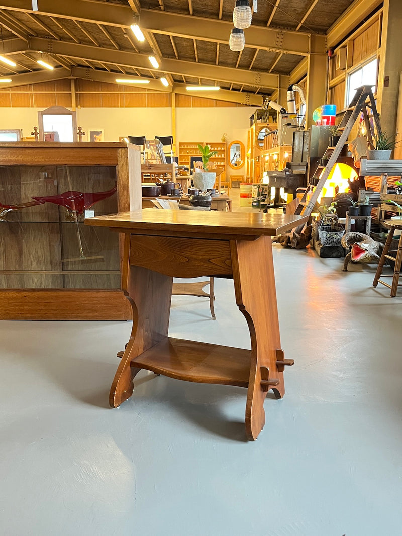 LOW TABLE / SIDE TABLE