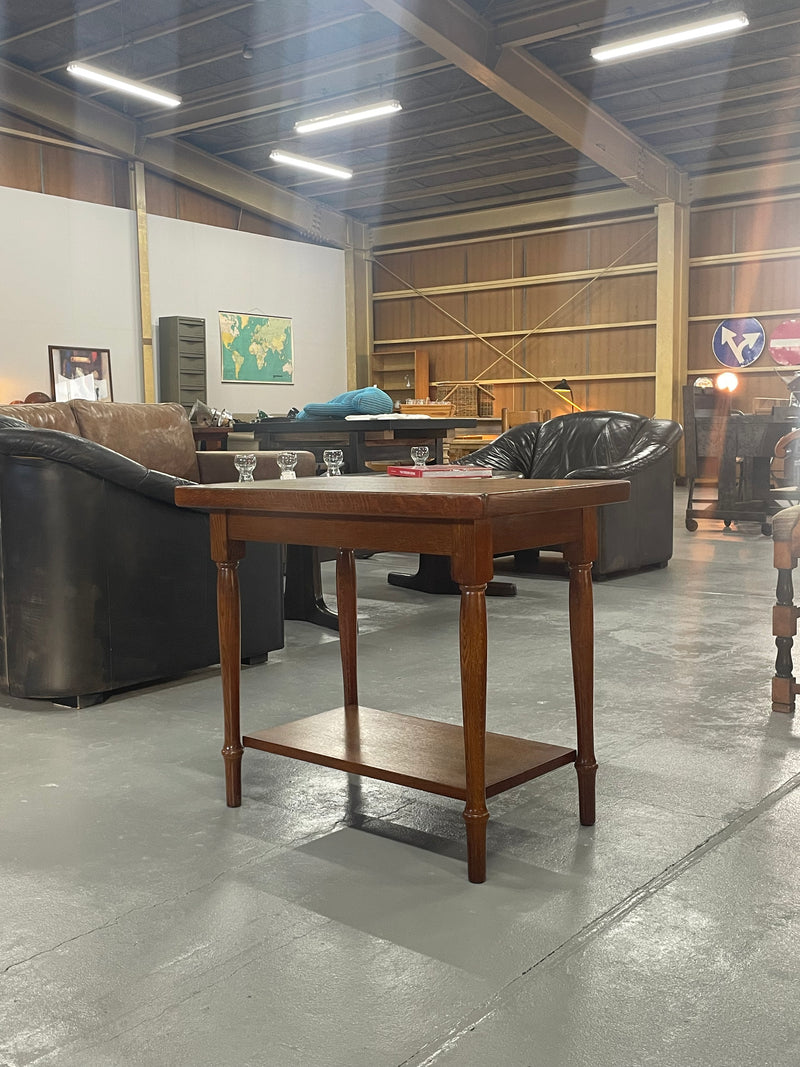 オークウッドサイドテーブル ヴィンテージ SHARK ATTACK