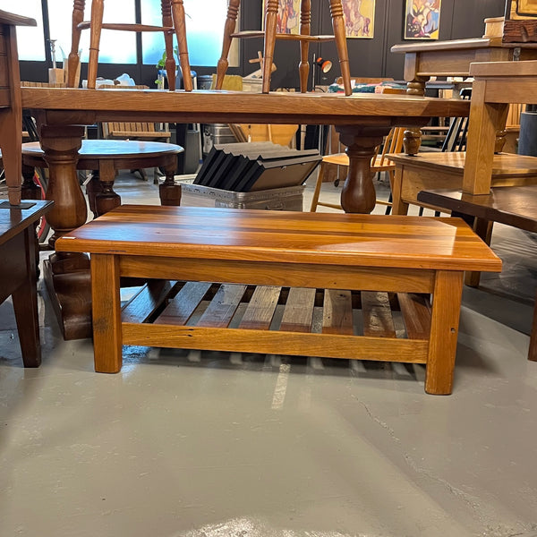 LOW TABLE / SIDE TABLE