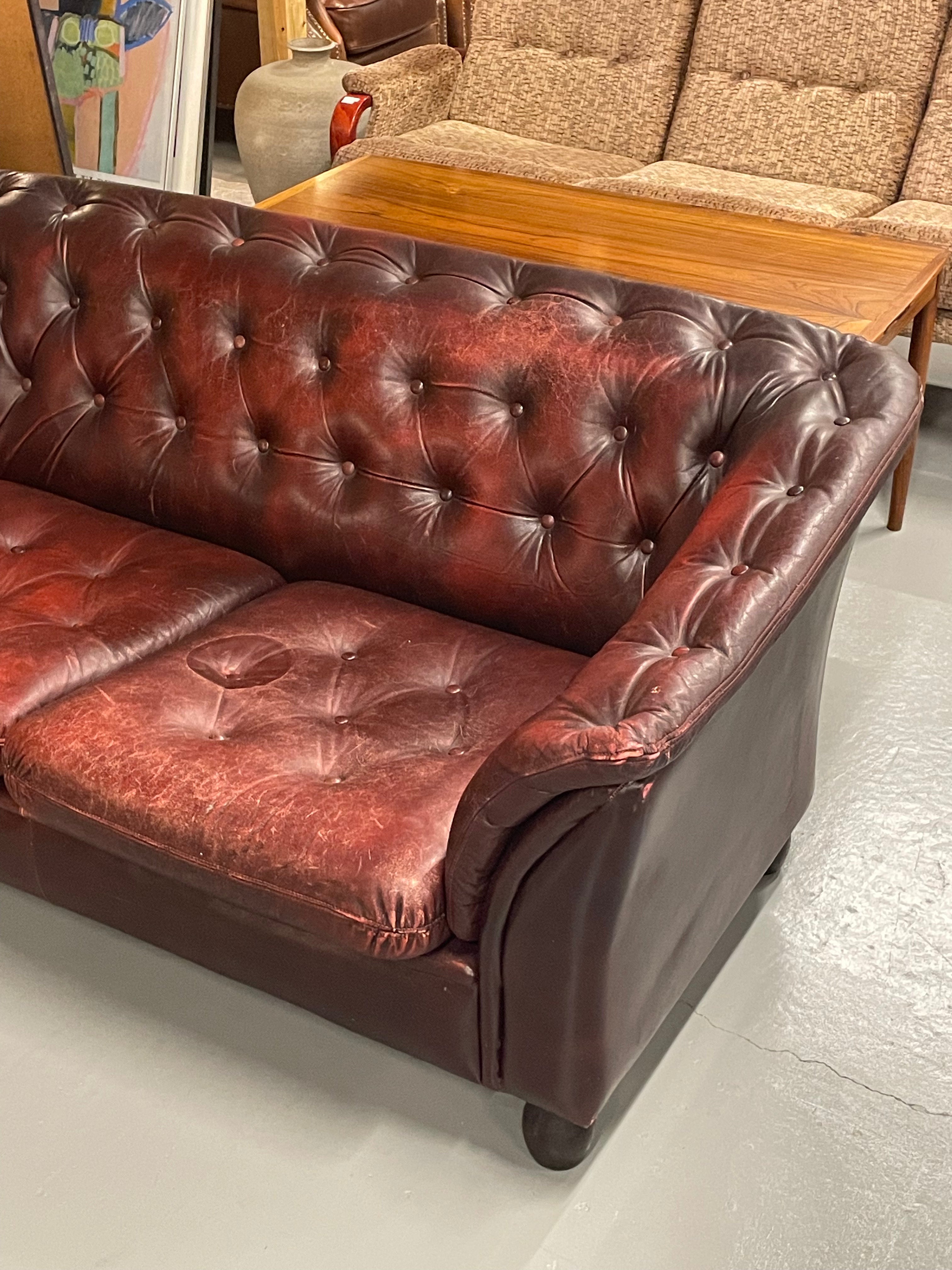 WIELS MOBLER HAARBY - 2シーター チェスターフィールドソファ - 1970-80's , Denmark - TAMAGAWA BASE