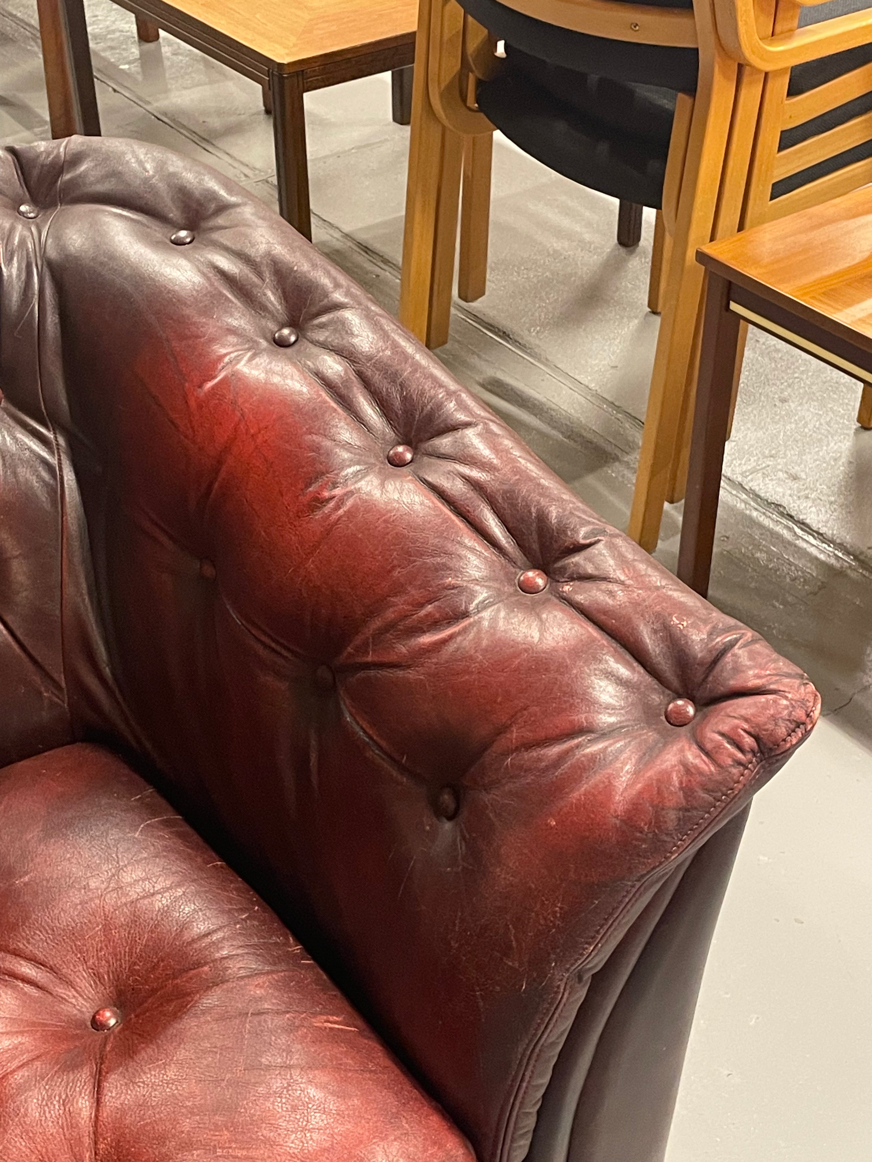 WIELS MOBLER HAARBY - 2シーター チェスターフィールドソファ - 1970-80's , Denmark - TAMAGAWA BASE