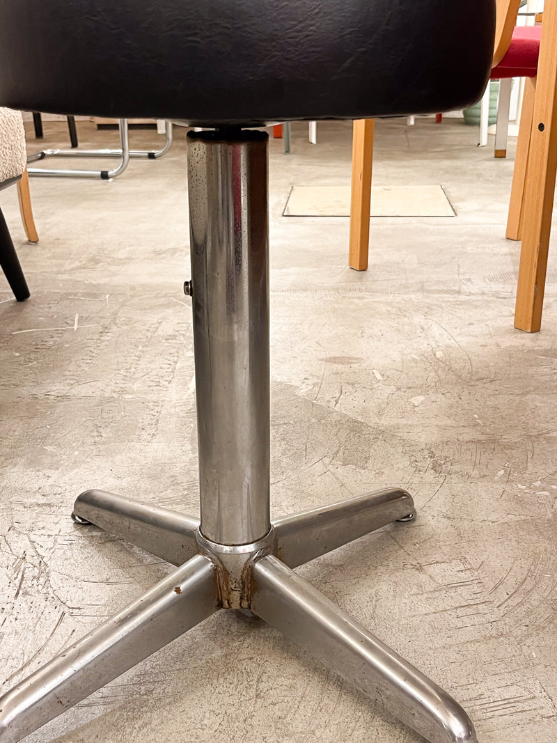 レザースツール <br>cerote antiques,大阪店,大和店 - ヴィンテージ SHARK ATTACK