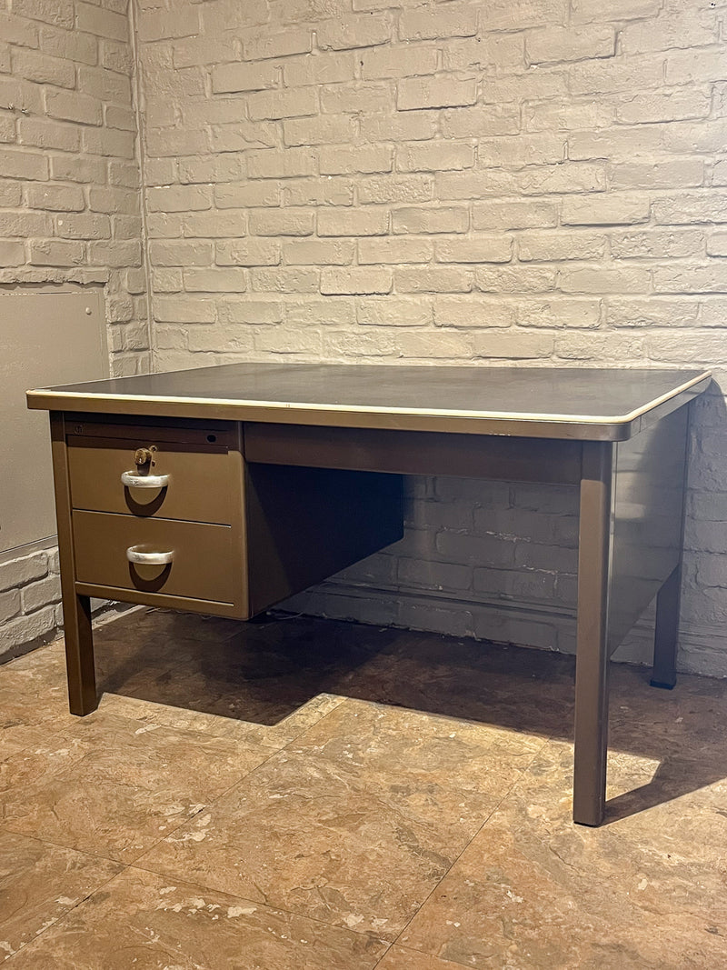DESK / CONSOLE