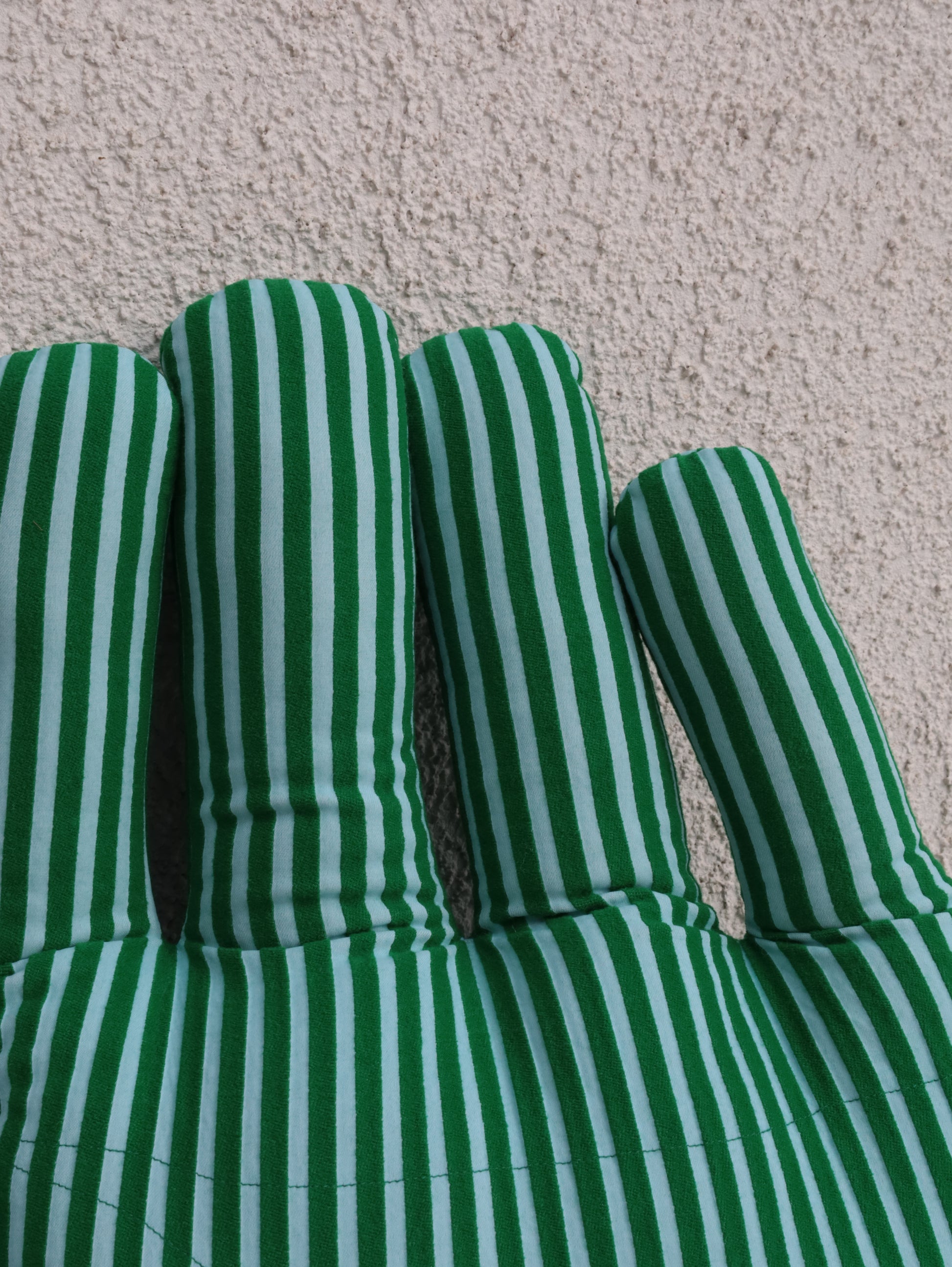 PORTRAIT LAB<br>Fabric object "Hand"S size Green stripe<br>reload店 - ヴィンテージ SHARK ATTACK