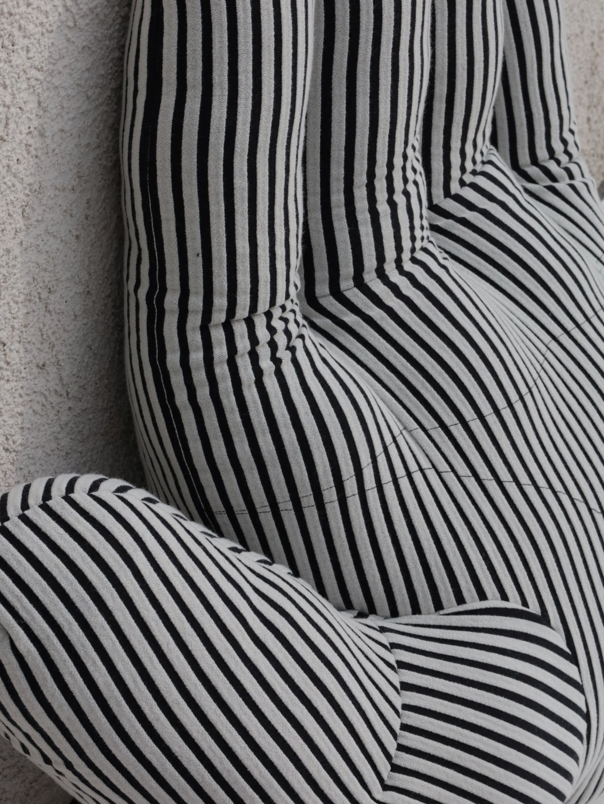 PORTRAIT LAB<br>Fabric object "Hand"L size Black stripe <br>大阪店 - ヴィンテージ SHARK ATTACK