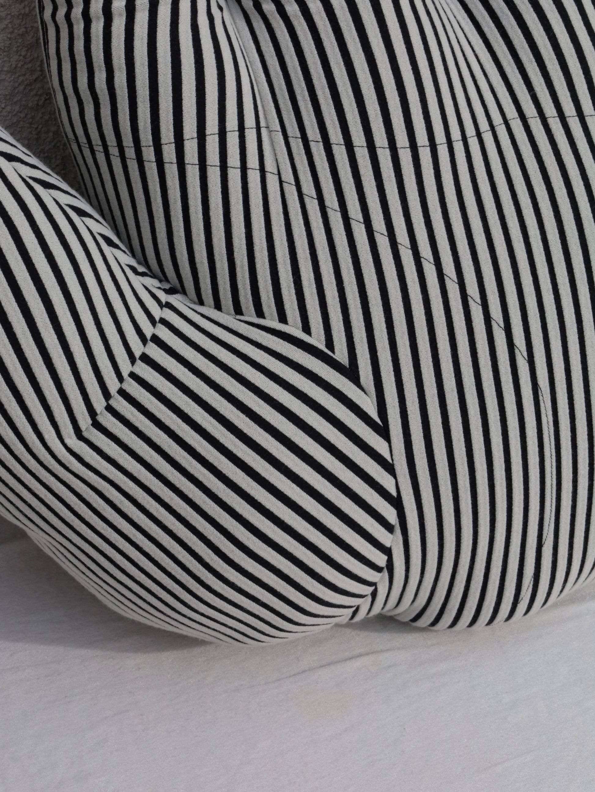 PORTRAIT LAB<br>Fabric object "Hand"L size Black stripe <br>大阪店 - ヴィンテージ SHARK ATTACK