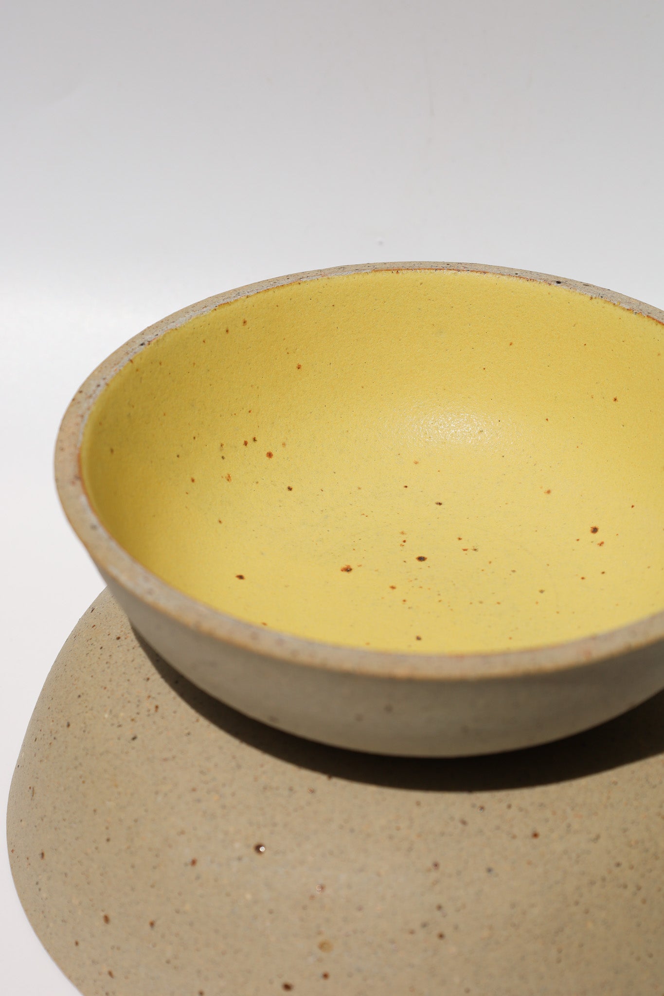 ONE KILN CERAMICS - FOOD BOWL / M lemon yellow