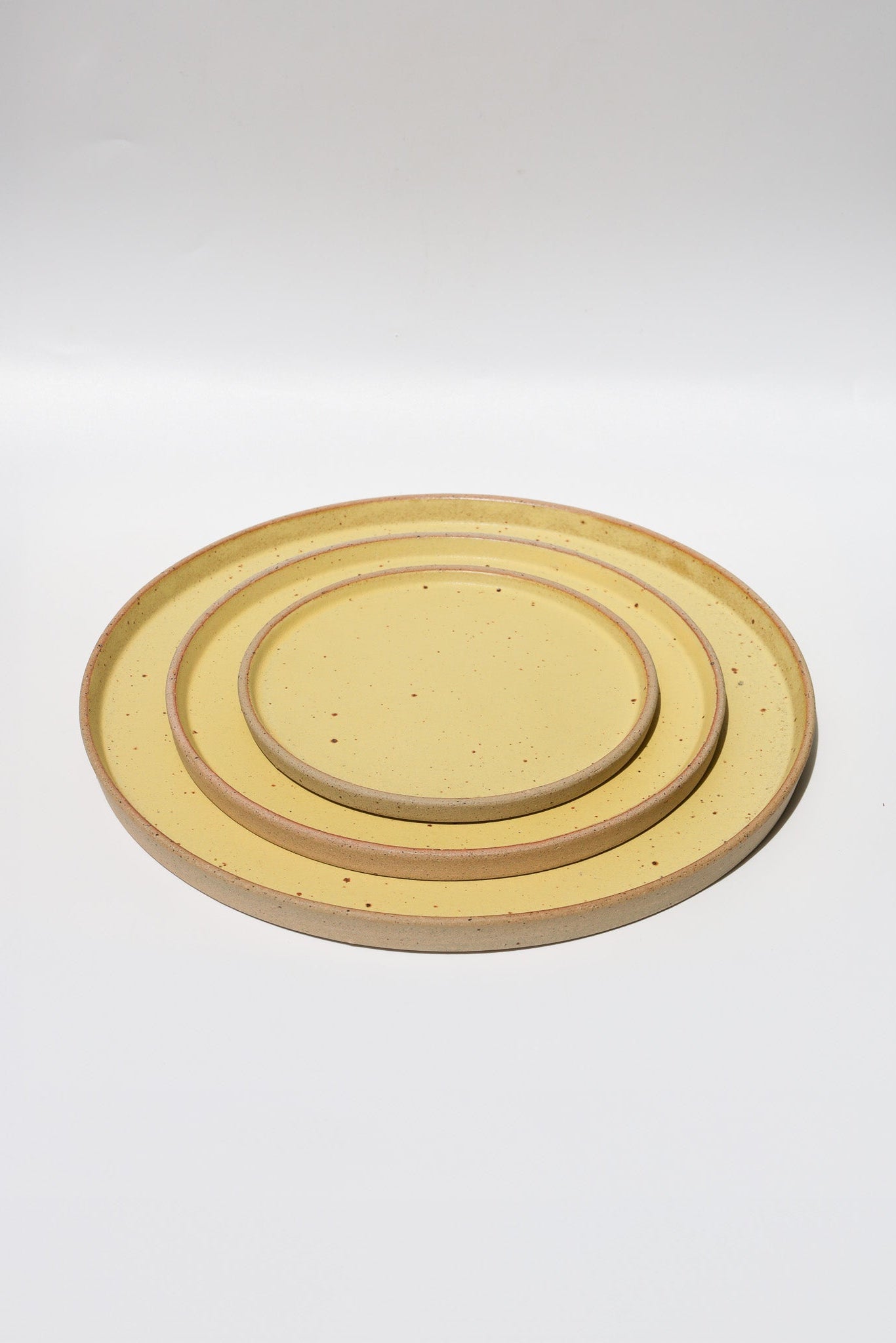 ONE KILN CERAMICS - FLAT PLATE L /  lemon yellow